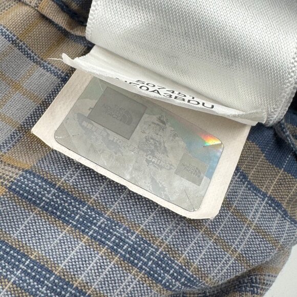 The North Face Blue Plaid Button Down Short Sleeve Shirt Mens XL 100% Nylon Ligh - Picture 7 of 8